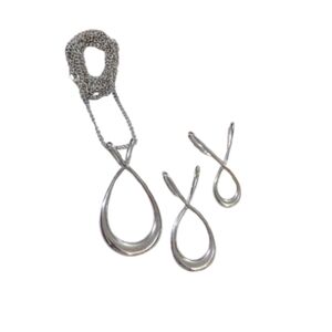 Elegant Silver Jewelry Set